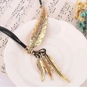 Boutique Boho Vintage Style Fashion Feather Leather Necklace